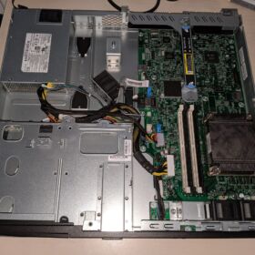 HPE ProLiant DL20 Gen9 - Empty chassis HPE ProLiant DL20 Gen9 - Empty chassis